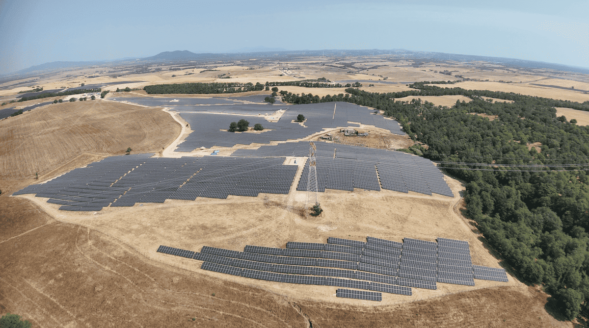 Iberdrola leads clean energy transition with new solar plant in Italy