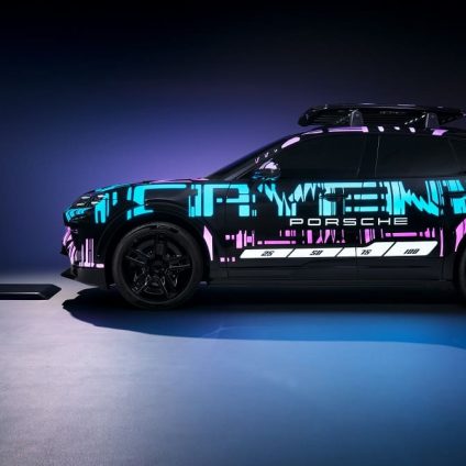 Rinnovabili • Porsche Cayenne wireless charging with One Box