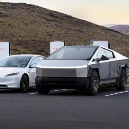 Rinnovabili • Tesla Supercharger V4: ultrafast charging up to 500 kW