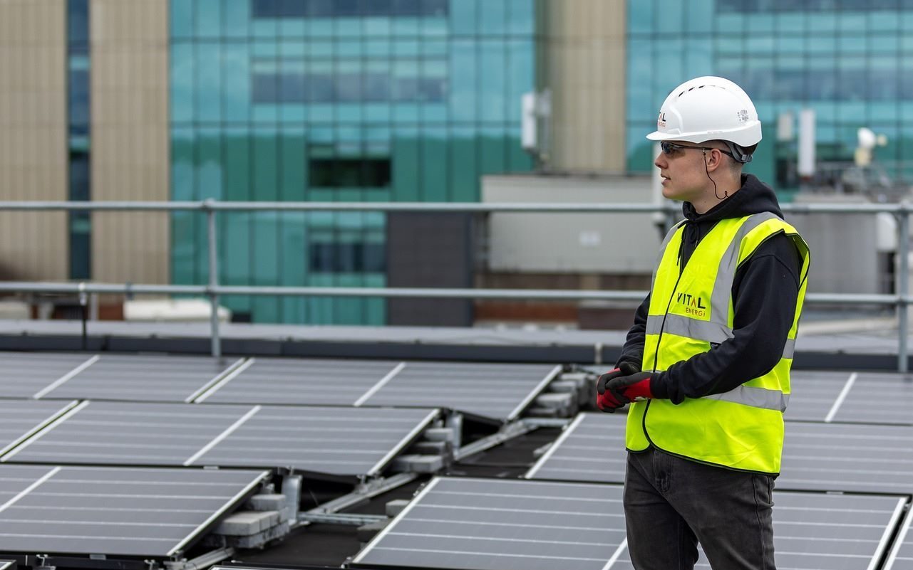 Photovoltaic monitoring: high-precision sensor grid