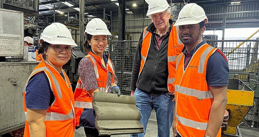 Rinnovabili • Sustainable roof tiles: lighter, fireproof, and low-carbon