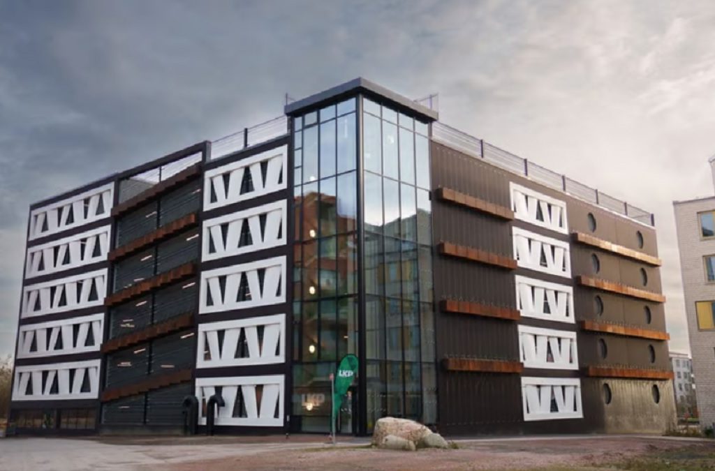 Wind turbine blade reuse in sustainable construction projects