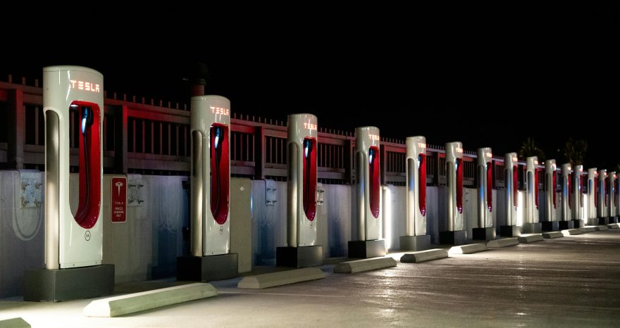 Rinnovabili ⢠EV Demand Is Becoming a Distribution Grid Problem