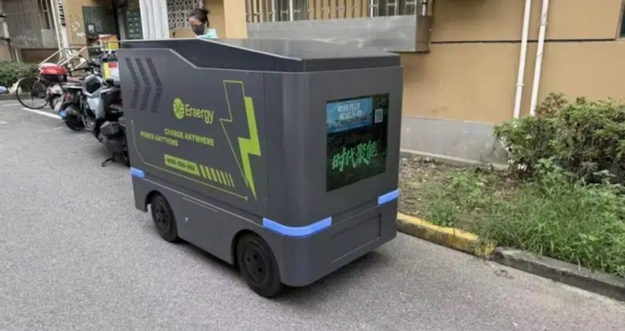 Rinnovabili • Autonomous EV charging robots: the future of urban mobility