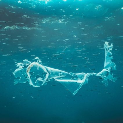 Rinnovabili • Ocean Plastic Islands: AI & Satellite Data Revolutionize Detection