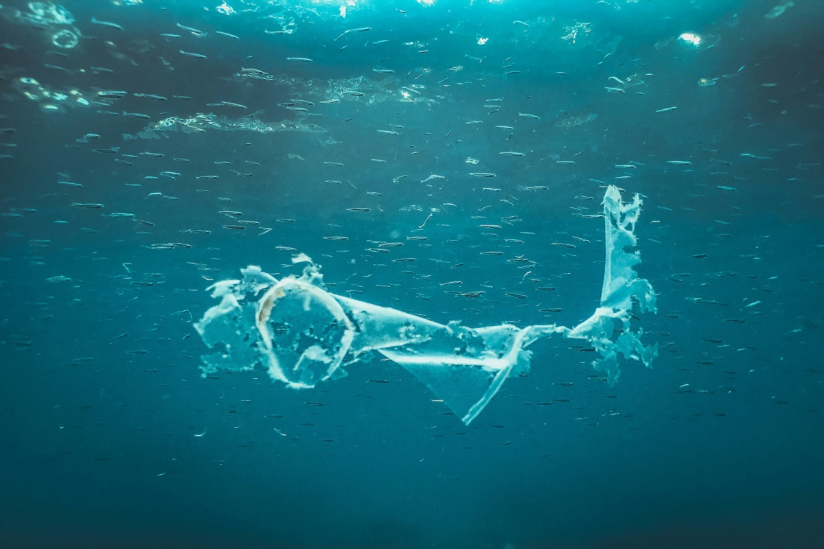Ocean Plastic Islands: AI & Satellite Data Revolutionize Detection