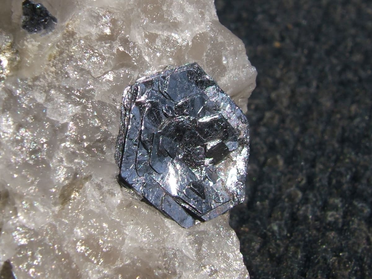 2D Material Solar Technology: A New Frontier for PV Integration