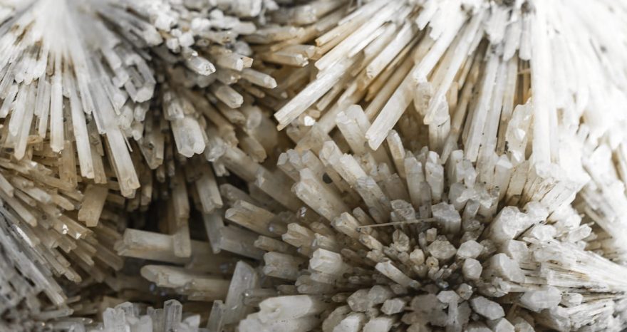 Rinnovabili ⢠Zeolite sponges revolutionize energy-efficient data center cooling
