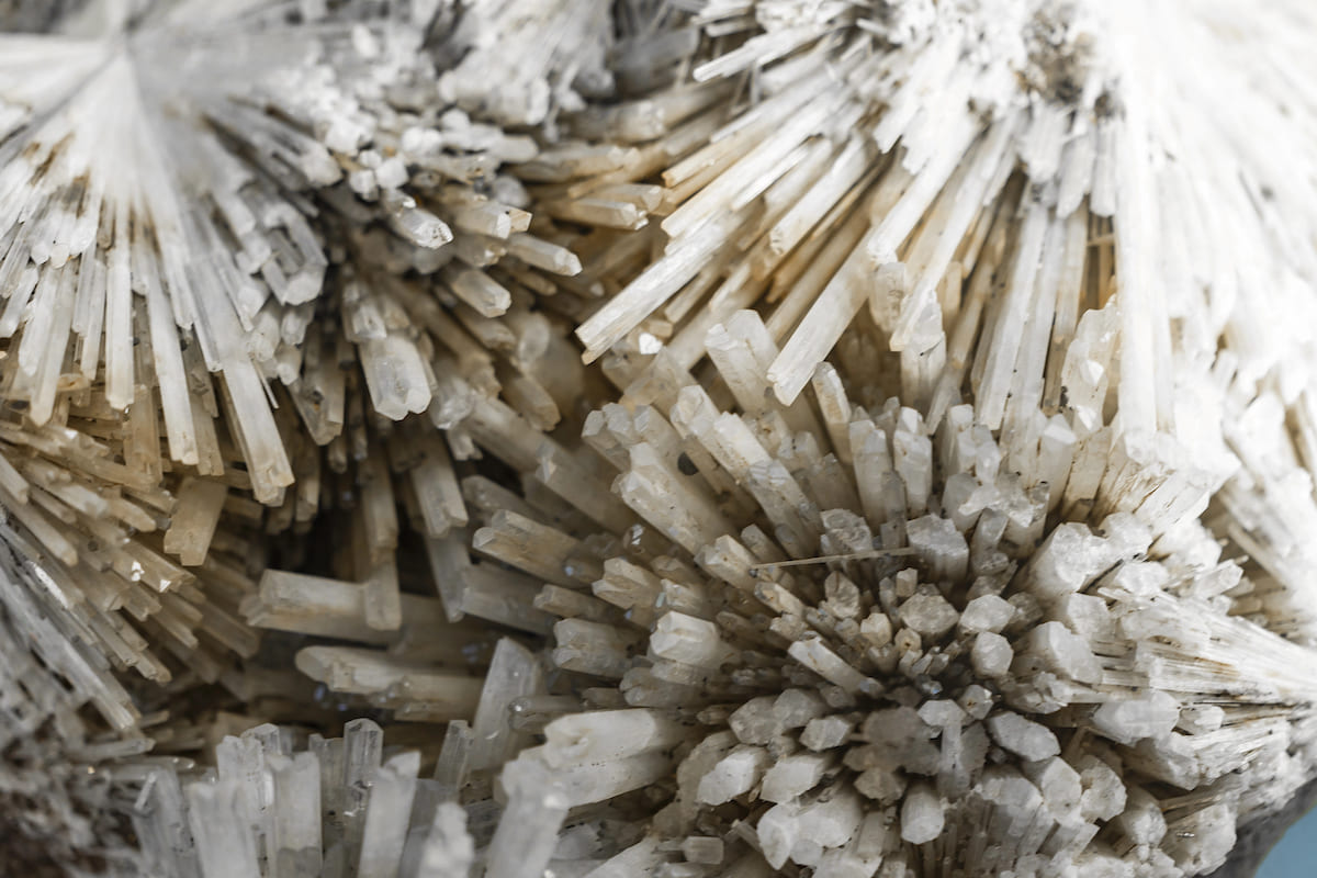 Rinnovabili • Zeolite sponges revolutionize energy-efficient data center cooling
