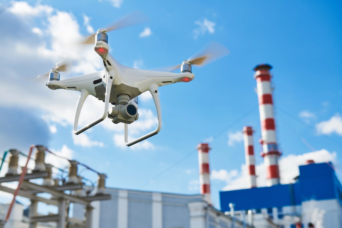Rinnovabili ⢠Drone attacks on energy infrastructure demand a new defense strategy