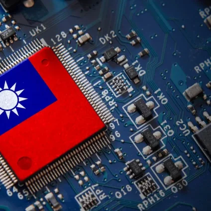 Rinnovabili • Taiwan sits at the center of the global semiconductor industry, making the island a critical link in the clean energy transition. Any disruption to chip production or exports could ripple through AI, electric vehicles, power grids, and renewable energy deployment, slowing decarbonization while triggering a broader economic shock.