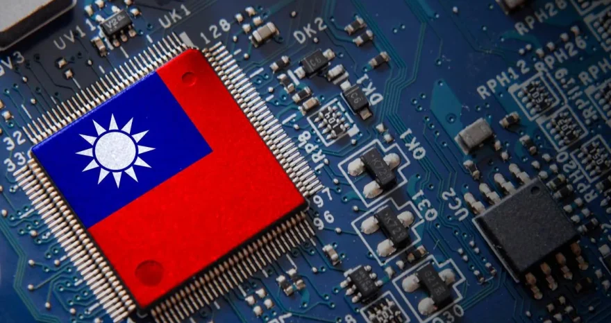 Rinnovabili • Taiwan sits at the center of the global semiconductor industry, making the island a critical link in the clean energy transition. Any disruption to chip production or exports could ripple through AI, electric vehicles, power grids, and renewable energy deployment, slowing decarbonization while triggering a broader economic shock.