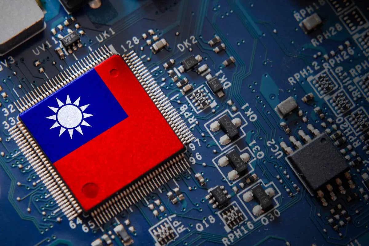 Rinnovabili • Taiwan sits at the center of the global semiconductor industry, making the island a critical link in the clean energy transition. Any disruption to chip production or exports could ripple through AI, electric vehicles, power grids, and renewable energy deployment, slowing decarbonization while triggering a broader economic shock.