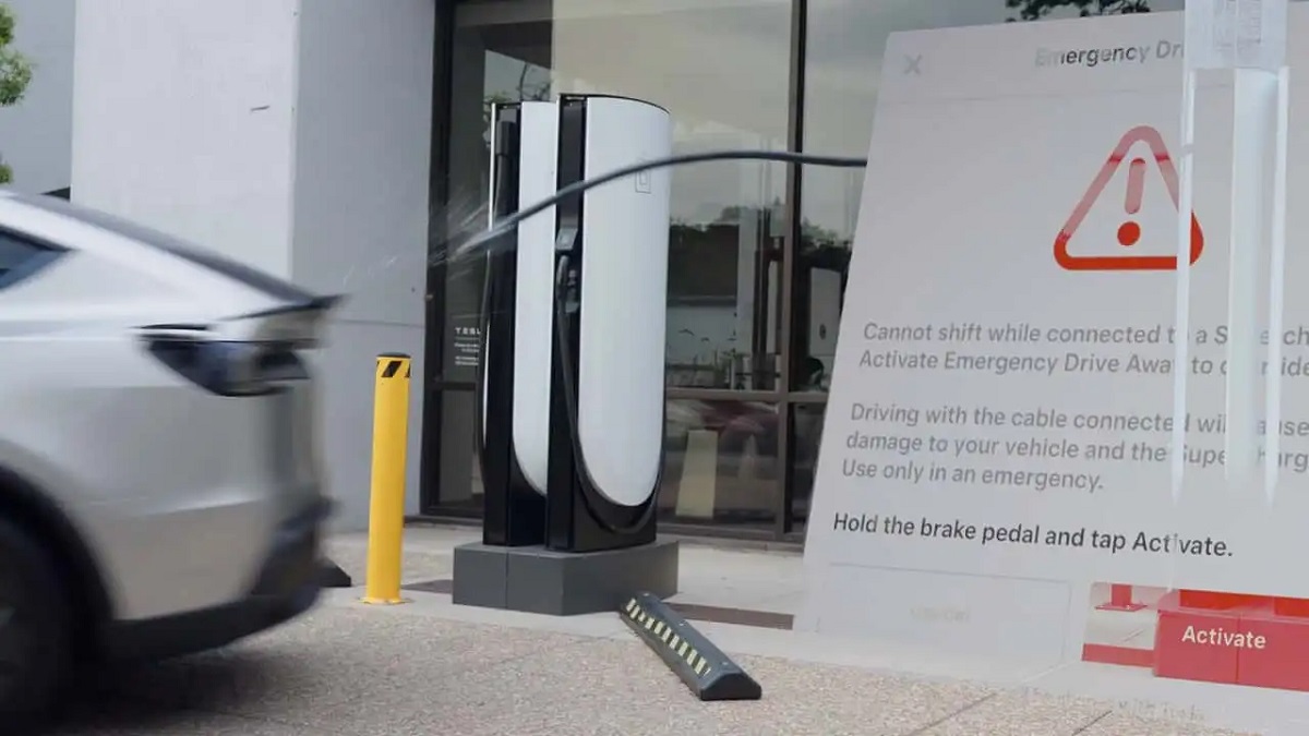 Tesla Emergency Drive Away: How the new safety feature works